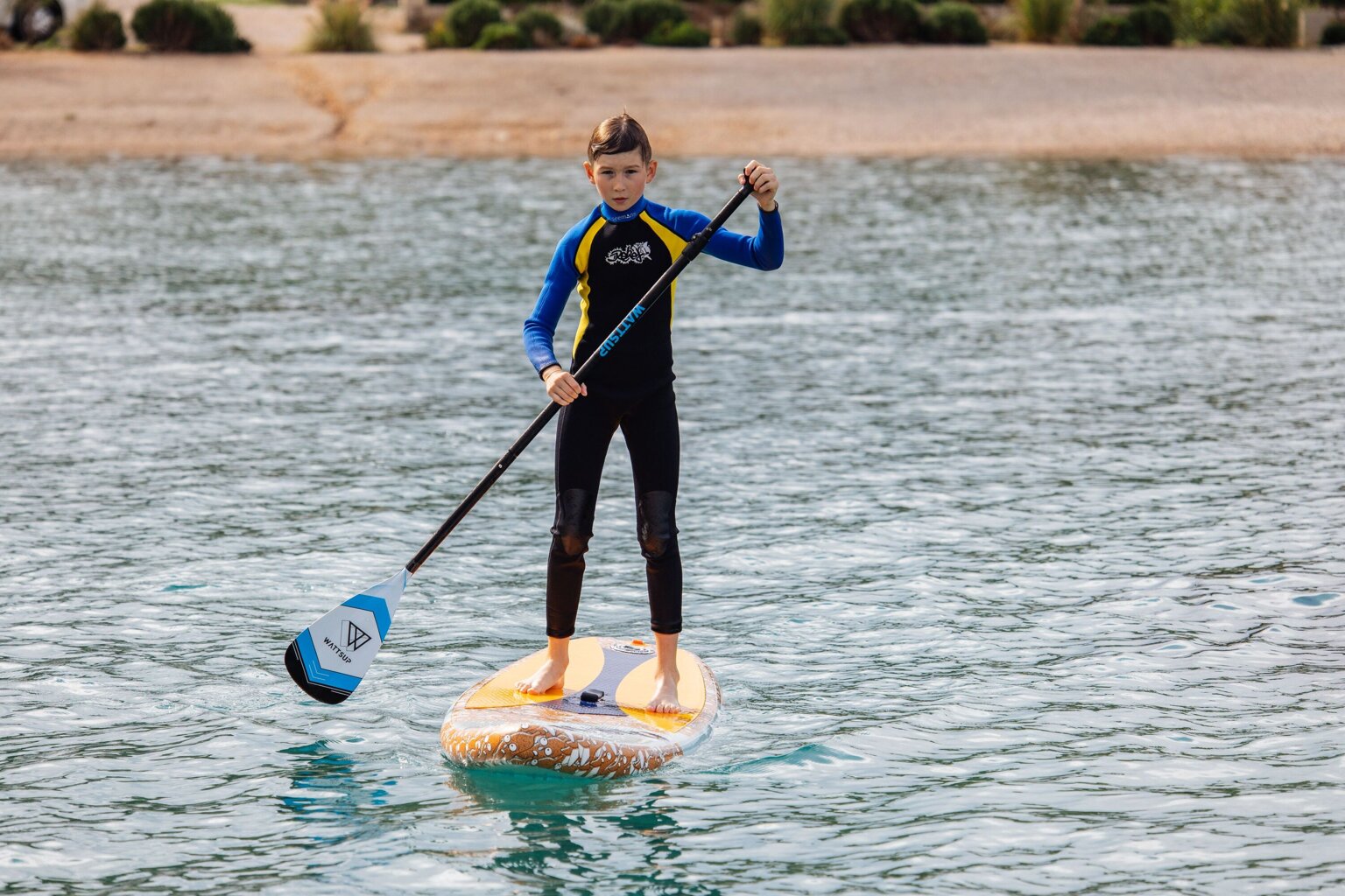 Nafukovací paddleboard Moai Kid board - 82x26x6 kluk na paddleboardu
